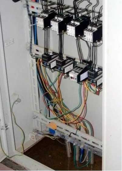 配电柜接线如工艺要求