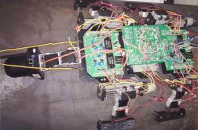 风力发电塔杆爬杆机器人