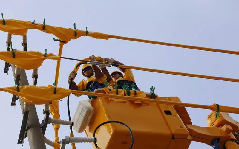 “与电共舞”10000次！为什么没被电晕？